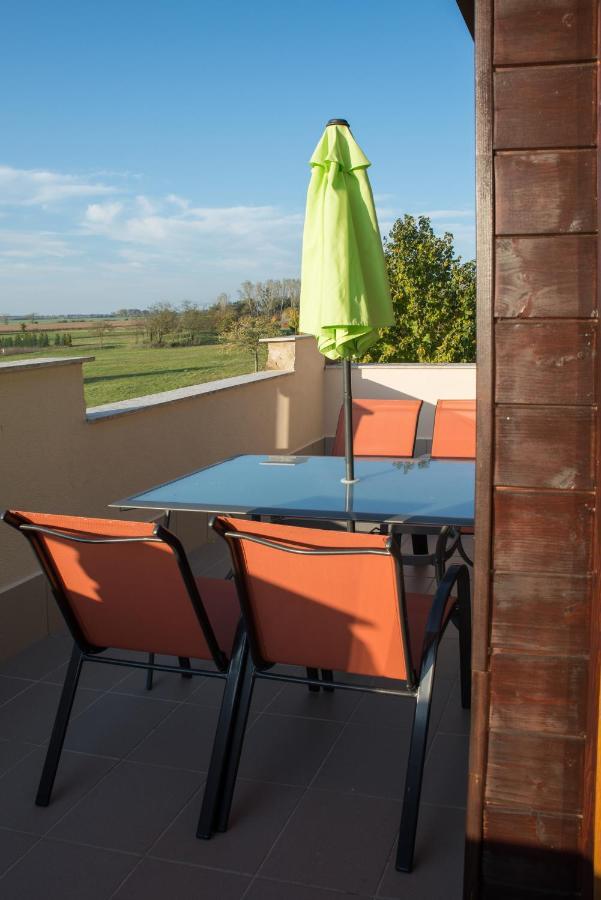 Eliza 1 Birdland Golf Apartman Bük Exteriér fotografie